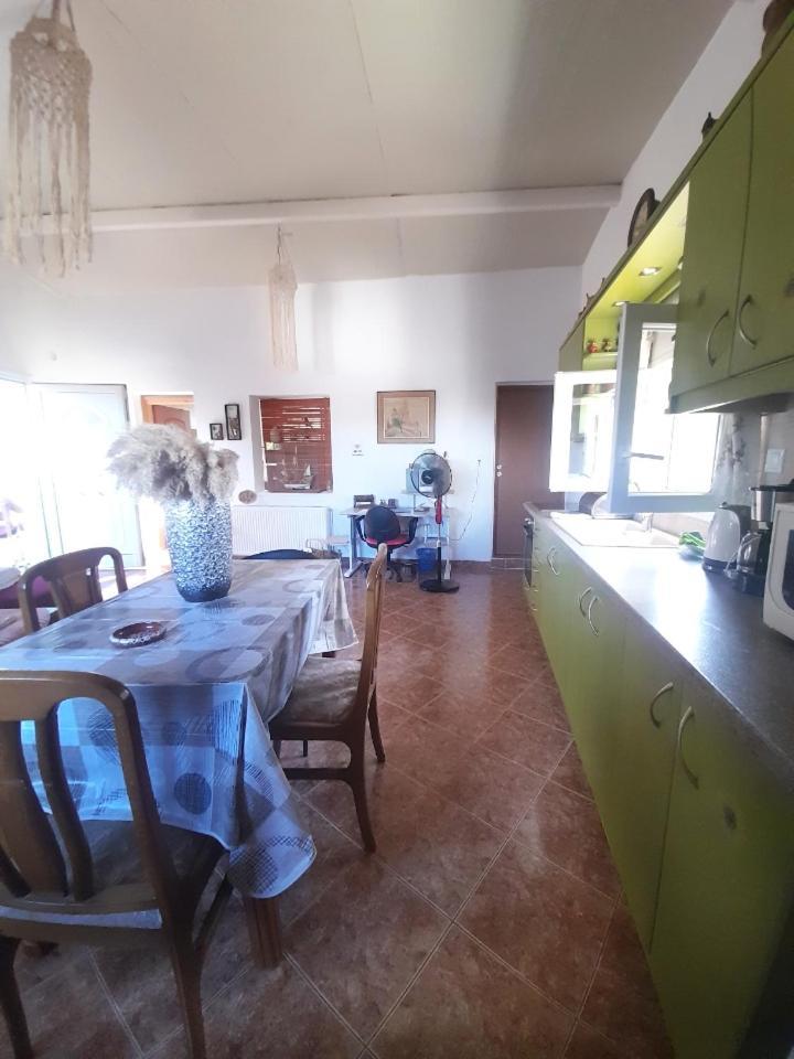 Elena'S Farm House Near Airport And Artemida Beach Buitenkant foto